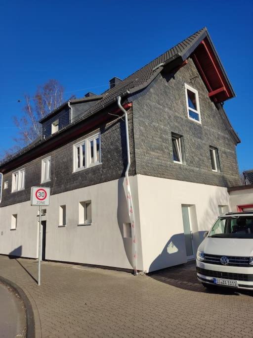 Kinderklinik, 600M Zum Bahnhof 2B Siegen Kültér fotó