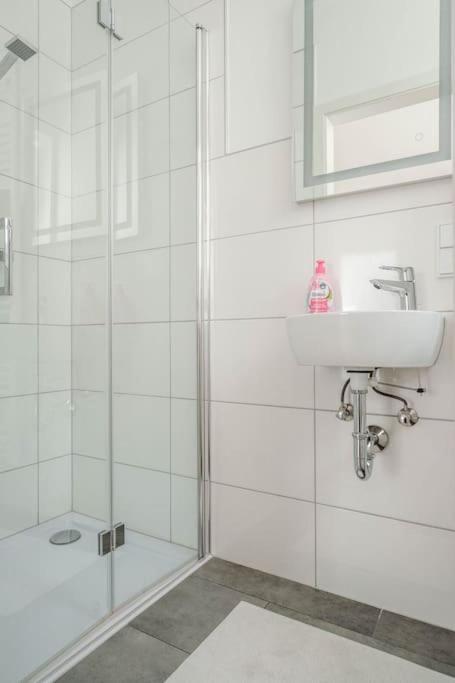 Kinderklinik, 600M Zum Bahnhof 2B Siegen Kültér fotó